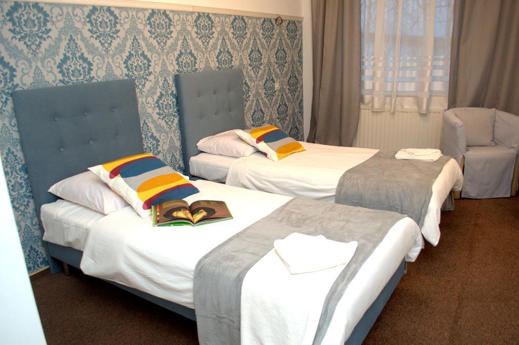 Hotel Acwador Pleszew Exteriér fotografie